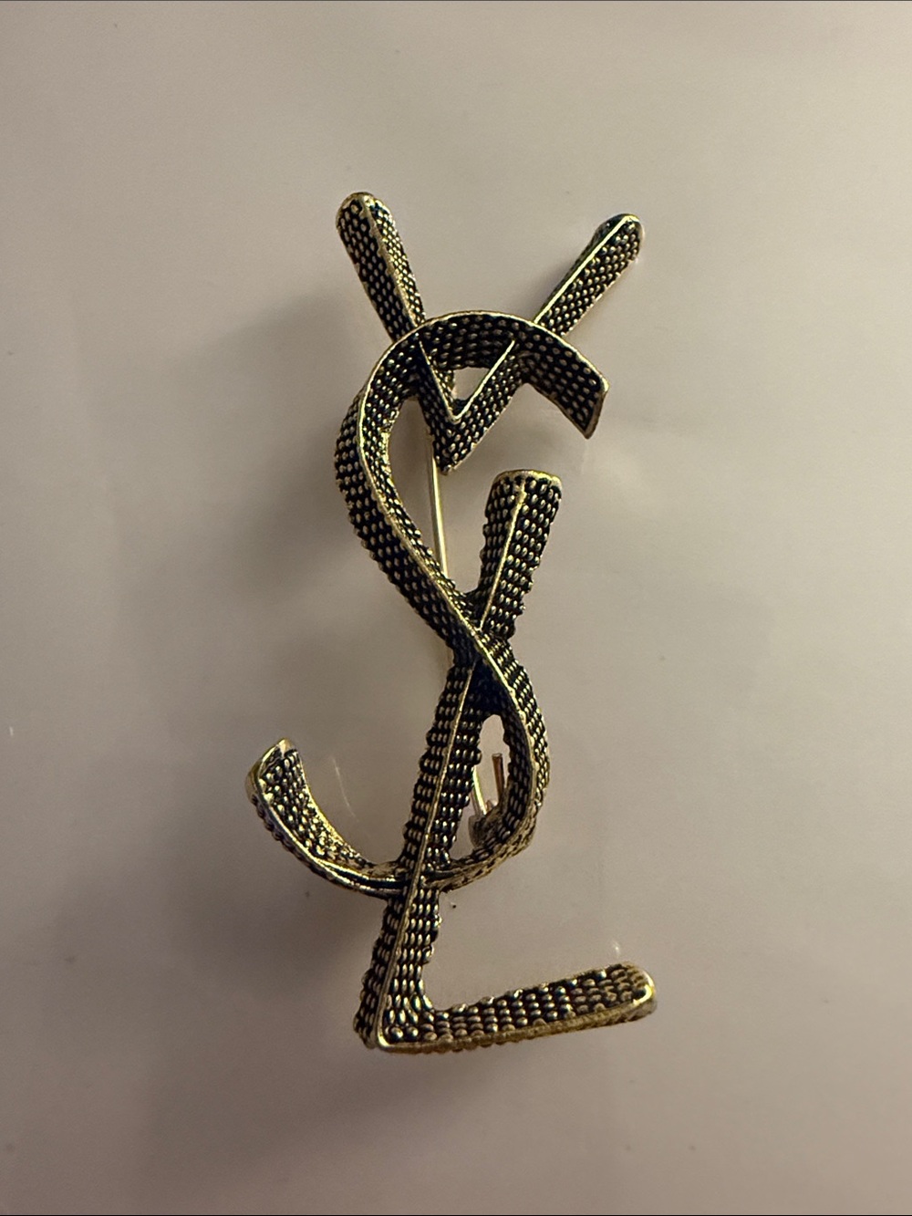 Vintage style Designer-Inspired Gold and Black Logo Brooch - Elegant Women’s Pin